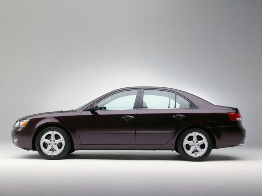  Hyundai Sonata 2005 года  (US) (фото 5 из 14)